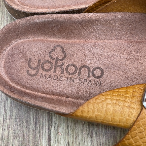 YOKONO Leather Animal Textured Sandals - 8 (US) (Tan) - Picture 6 of 8